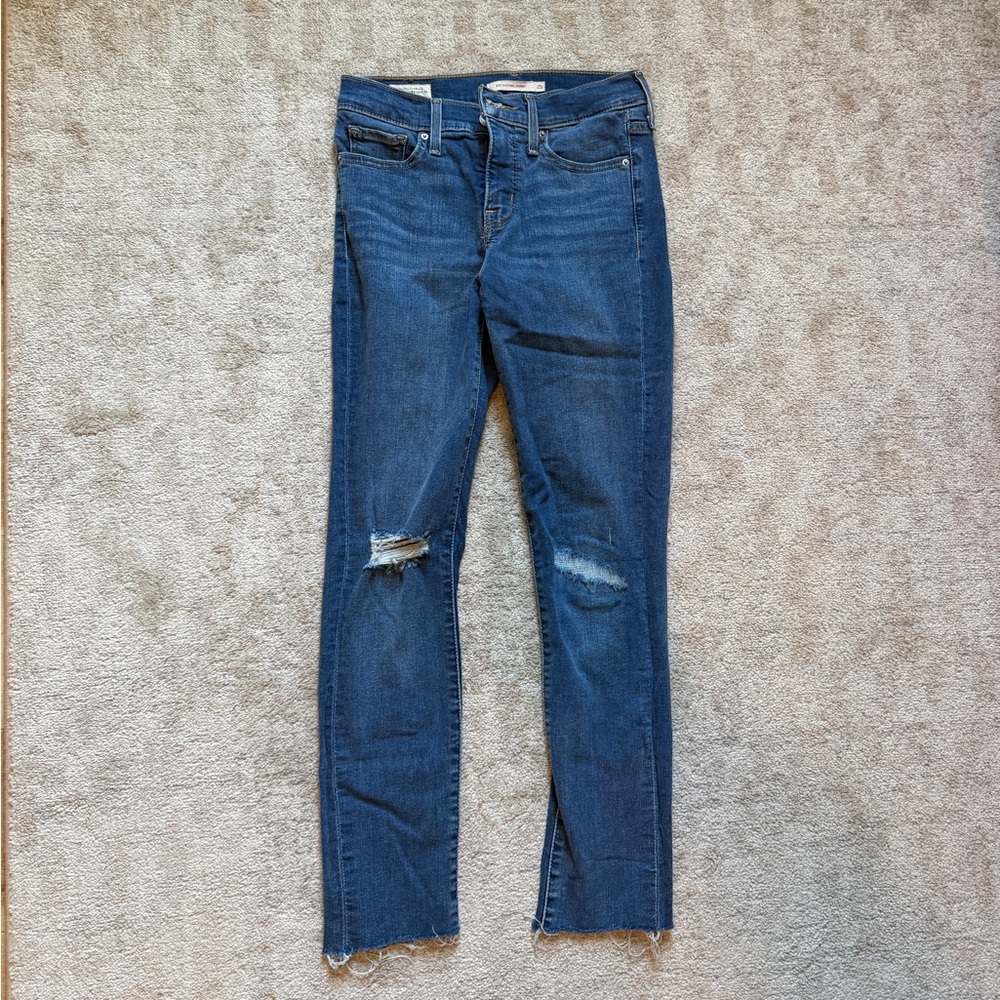 Levi’s shaping skinny jeans